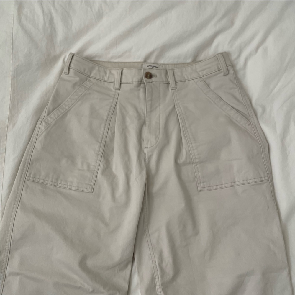 Banana Republic Factory Authentic Chino Barrel Pant in Cream